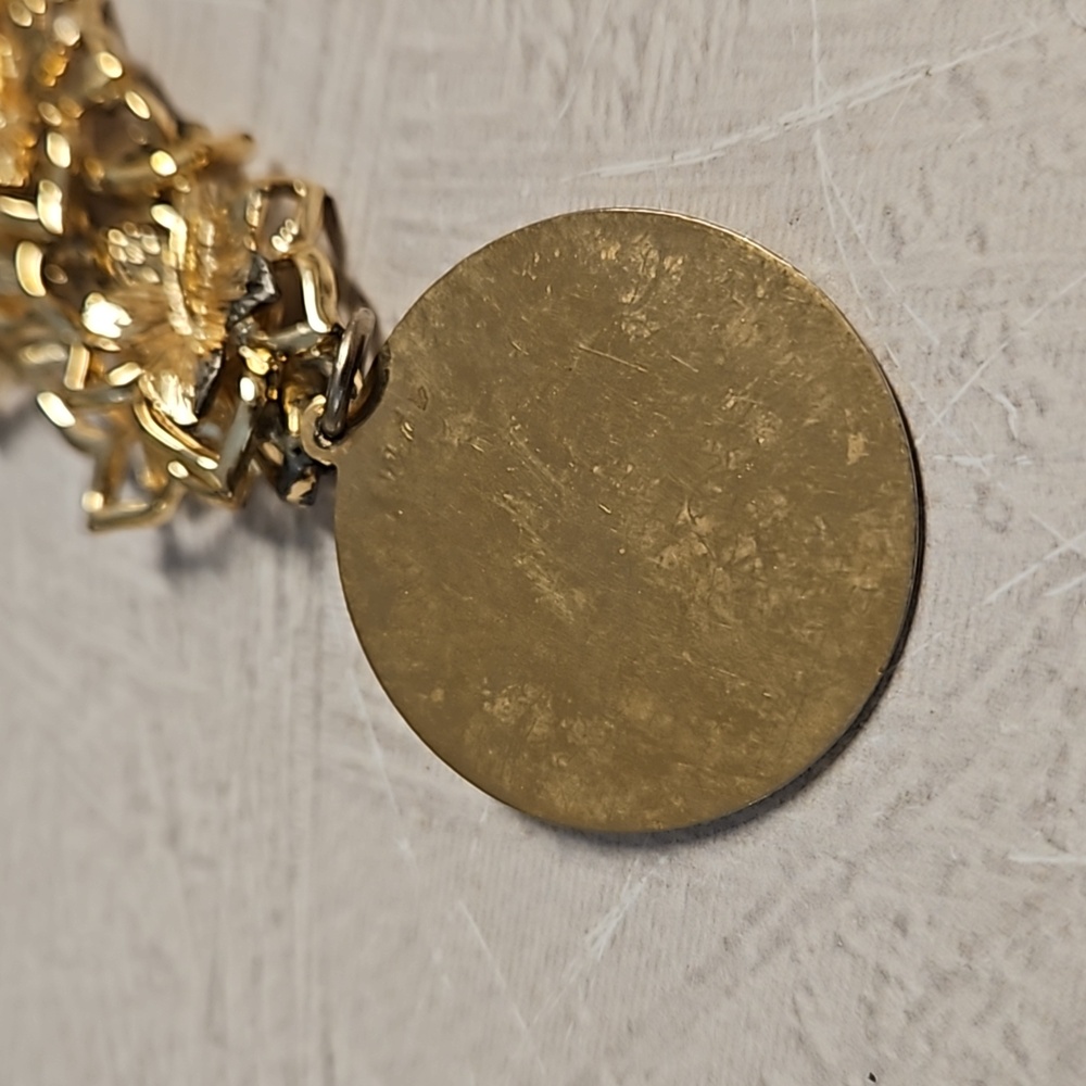 CORO gold tone floral leaf link bracelet engravable disc charm vintage signed - Picture 4 of 6
